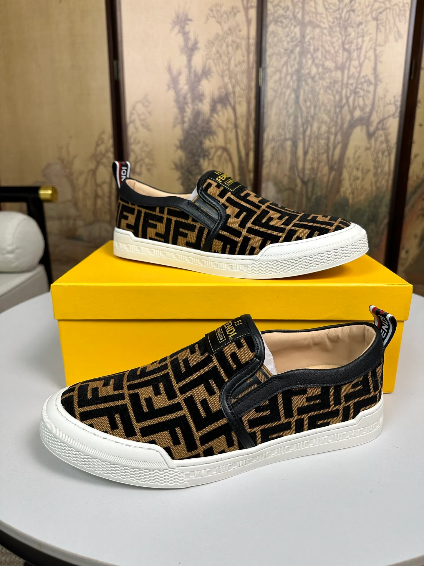 Factory price 380💰 (FENDI) New style 👊🏻 upper 🇮🇹 imported cowhide fabric 🇩🇪 imported sheepskin lining. The original outsole is molded to highlight the identity of every man, and the upper foot is stable and stable🚶🏻🚶🏻The high-end custom counters reproduce the original version📯No matter the wind or rain, the shoe last remains unchanged and can withstand the verification of time🔍️,🔵 Size: 38-44 (45 is custom-made and cannot be returned or exchanged